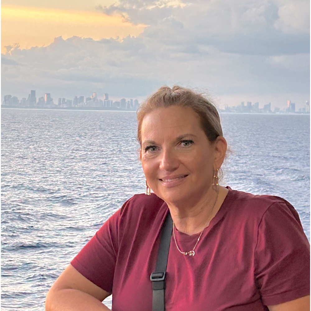 Meet your Posher, Debbie